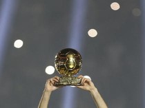 1748862355880-trofi-ballon-dor-ilustrasi-ballon-dor_43