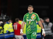 1756898417291-emiliano-martinez-emi-martinez-dibu-martinez-aston-villa-liga-inggris-premier-league_43