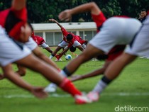 1760548687335-httpschatgptcomc68ef52a3-94bc-8320-bd78-757c7b42d07etextbersemangat20dengan20judul3a-garuda20muda20panaskan20mesin2c20timnas20-1760523570502_43
