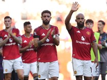 1760678160243-manchester-united-bruno-fernandes-bryan-mbeumo-liga-inggris-manchester-united-vs-arsenal-man-united-vs-arsenal-man-utd-vs-arse-1755470893452_43