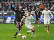 1761412411484-borussia-moenchengladbach-vs-bayern-munich-bundesliga-liga-jerman-nicolas-jackson-kevin-diks-gladbach-vs-bayern-1761406646983_43