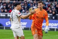 1761477360221-kevin-diks-moritz-nicolas-borussia-moenchengladbach-vs-bayern-munich-bundesliga-liga-jerman-1761446392599_43