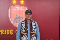 1761736634702-pelatih-psm-makassar-tomas-trucha-1761663151312_43