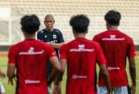 1762190081460-httpschatgptcomc68ef52a3-94bc-8320-bd78-757c7b42d07etextbersemangat20dengan20judul3a-garuda20muda20panaskan20mesin2c20timnas20-1760523570446_43