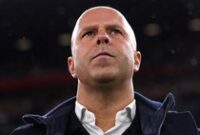 1762578956319-arne-slot-1762542070739_43