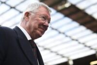 1762600424575-sir-alex-ferguson-robin-van-persie-robert-lewandowski-2_43