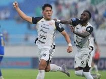 1762751852240-arema-vs-persija-1762603857948_43