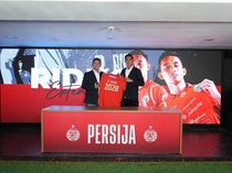 1763226816097-rizky-ridho-perpanjang-kontrak-di-persija-1763217841480_43