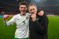 1763399886295-heimir-hallgrimsson-timnas-irlandia-johnny-kenny-kualifikasi-piala-dunia-2026-1763373773267_43