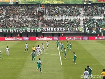 1763809467599-persebaya-vs-arema-fc-1763805853806_43