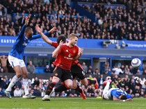 1763982270626-everton-vs-manchester-united-everton-vs-man-united-everton-vs-man-utd-everton-vs-mu-liga-inggris-premier-league-ashley-young-m-1740239582570_43