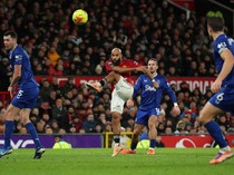 1764047094390-manchester-united-1764029278206_43