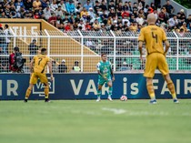 1764327882808-bhayangkara-vs-persebaya-1764323864293_43