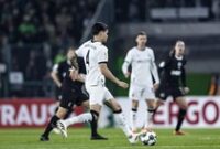 1764716686256-kevin-diks-borussia-moenchengladbach-vs-st-pauli-dfb-pokal-gladbach-vs-st-pauli-1764702617438_43