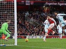 1764803085415-arsenal-vs-brentford-liga-inggris-premier-league-mikel-merino-1764791502216_43