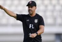 1765127079277-pelatih-borneo-fc-fabio-lafundes-istimewa-1763721075789_43