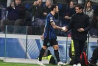 1765364673446-cristian-chivu-hakan-calhanoglu-1765349180575_43