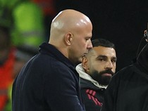 1765602262407-arne-slot-mo-salah-1765155434832_43