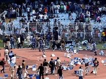 1765645473785-jumpa-fans-lionel-messi-di-india-ricuh-1765621192074_43