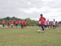 1765667073096-evan-dimas-1765637204505_43