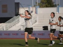 1765731880496-timnas-putri-indonesia-di-sea-games-2025-1765708760577_43