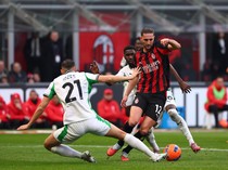 1765775083777-jay-idzes-sassuolo-ac-milan-vs-sassuolo-adrien-rabiot-liga-italia-serie-a-1765734772250_43