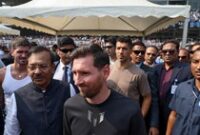 1765796687854-jumpa-fans-lionel-messi-di-india-ricuh-1765621192001_43