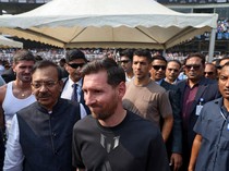1765796687854-jumpa-fans-lionel-messi-di-india-ricuh-1765621192001_43