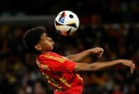 1766077488246-lamine-yamal-1762878509879_43