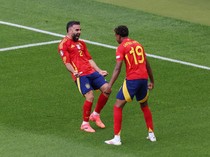 1767027869274-dani-carvajal-lamine-yamal-1756859872845_43