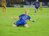 1767092726908-aksi-striker-psim-jogja-rafinha-di-partai-final-liga-2-20242025-kontra-bhayangkara-fc-di-stadion-manahan-solo-rabu-2622025-1740651379935_43