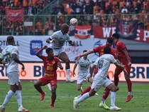 1768107869913-laga-persija-vs-persib-2_43